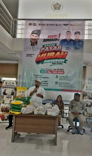 PWI Riau-Pokja Pekanbaru Gelar Bazar Pasar Murah Ramadan, 1 Paket Harganya Rp100 Ribu